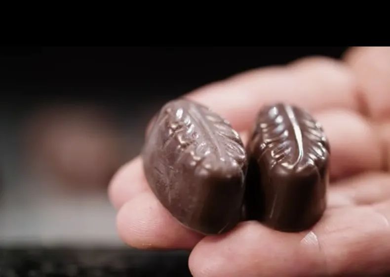 fun-sharing-the-secret-behind-the-silky-smoothness-of-chocolate-part-4.jpg fun-sharing-the-secret-behind-the-silky-smoothness-of-chocolate-part-4.jpg